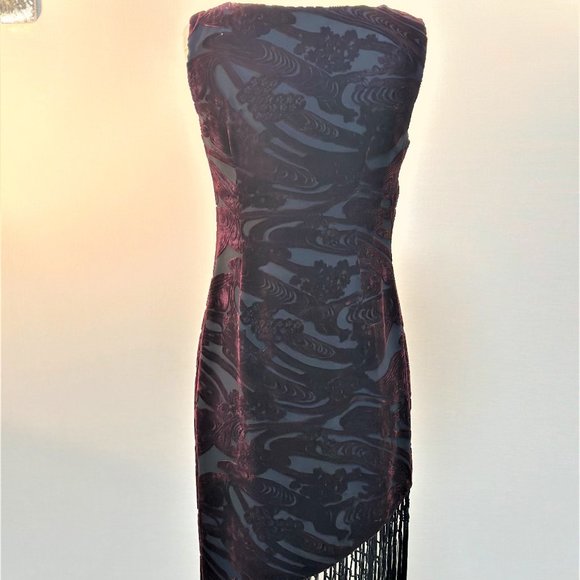 DRAMATIC SILK & VELVET SHEATH DRESS WITH HAND-KNOTTED FRINGE - Picture 2 of 4